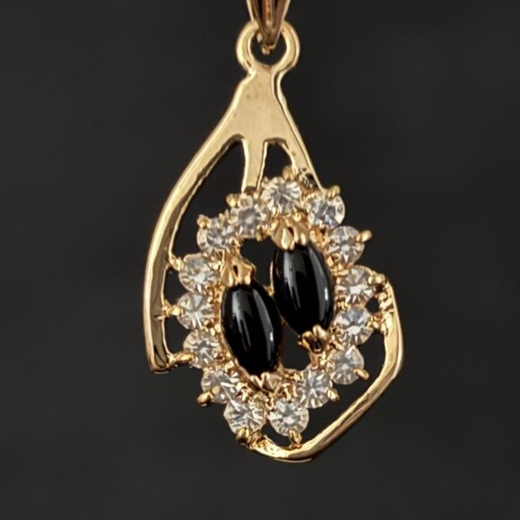 Vintage ONYX Pendant Necklace, Dolphin Ore 18K Gold Electroplate - Picture 4 of 5